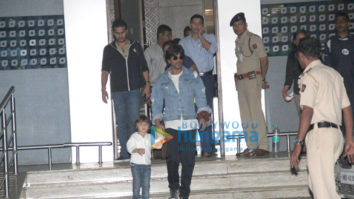 Shah Rukh Khan arrives with AbRam after promoting ‘Raees’ in Ahmedabad