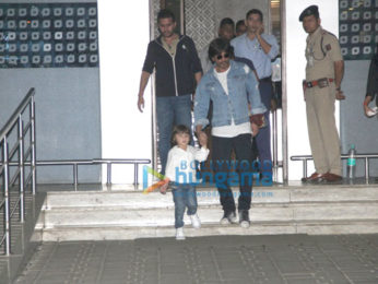 Shah Rukh Khan arrives with AbRam from 'Raees' promotions in Ahmedabad