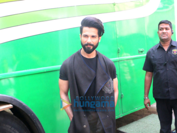 Shahid Kapoor & Kangna Ranaut snapped on the sets of Indian Idol 9