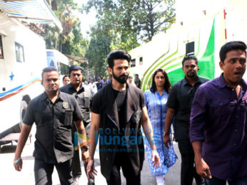 Shahid Kapoor & Kangna Ranaut snapped on the sets of Indian Idol 9