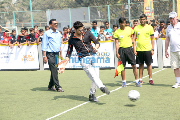 sidharth malhotra inaugurates slum soccer the national inclusion cup 2017 2