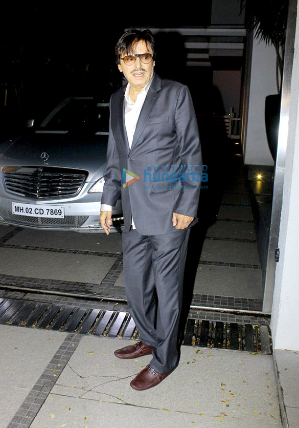 sussanne roshan zayed khan and farah khan ali snapped post party at juhu 5