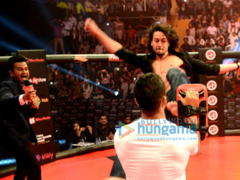 Tiger Shroff along with mother Ayesha and sister Krishna Shroff attend the Super Fight League in Delhi