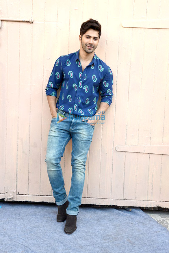 varun dhawan alia bhatt snapped promoting their film badrinath ki dulhania 1