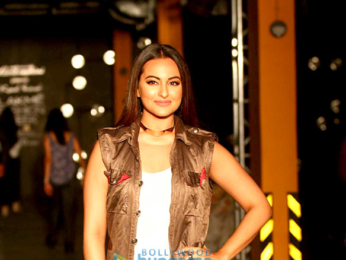 Varun Dhawan, Arjun Kapoor & Sonakshi Sinha walk the ramp for Kunal Rawal's show at the Lakme Fashion Week 2017