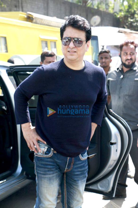 varun dhawan david dhawan and sajid nadiadwala at judwaa 20th year media meet 4