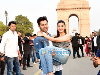 Varun Dhawan and Alia Bhatt promote their film 'Badrinath Ki Dulhania' at India Gate, Delhi