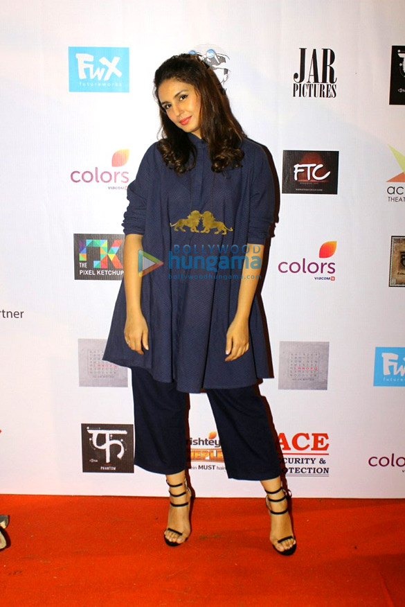 aditya roy kapur kriti sanon huma qureshi and many more grace the khidkiyan movie festival 9