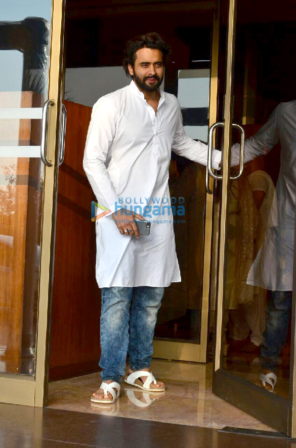 aishwaryas fathers prayer meet 13