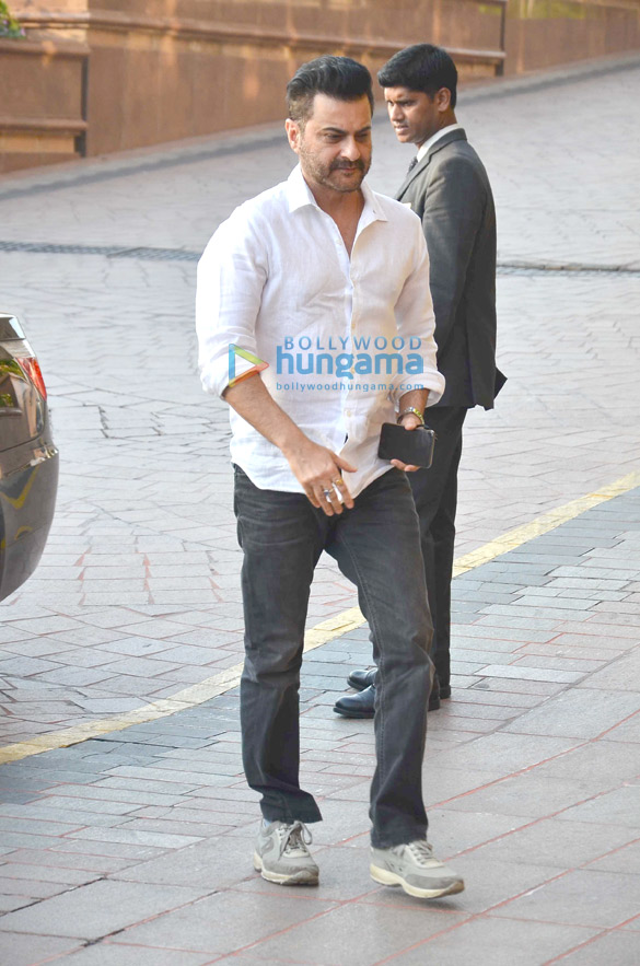 aishwaryas fathers prayer meet 57