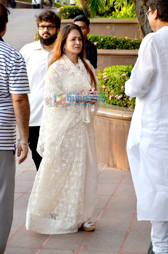 aishwaryas fathers prayer meet 60