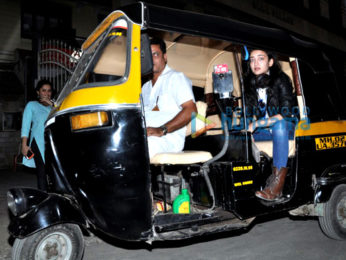 Akshara Haasan snapped hitching an auto rickshaw ride