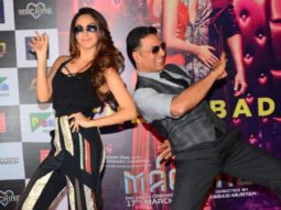 Akshay Kumar Teaches Tu Cheez Badi Hai Mast Mast Moves To Kiara & Mustafa