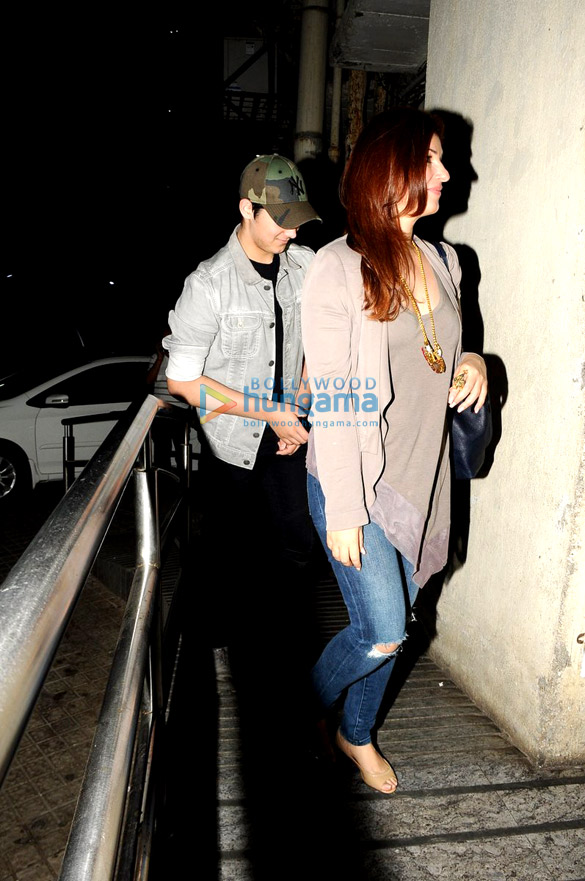 akshay kumar twinkle khanna aarav snapped at pvr juhu 4