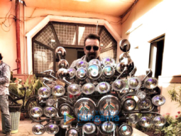 Check out: Sanjay Dutt rides a fan’s fancy bike