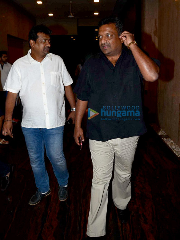 celebs pay homage to suniel shettys father 8