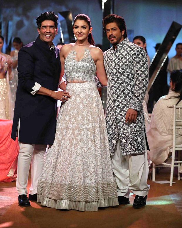 Check out: Shah Rukh Khan and Anushka Sharma look regal at the Mijwan Fashion Show