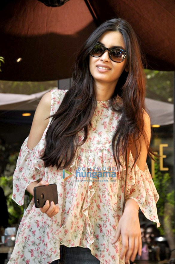diana penty snapped post lunch at suzette bandra 1