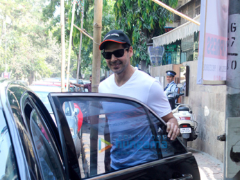 Dino Morea snapped post lunch at Indogo, Bandra