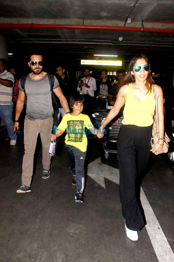 emraan hashmi farhan akhtar kalki koechlin and prachi desai snapped at the airport 5