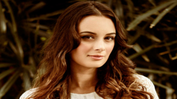 Celebrity Photos of Evelyn Sharma
