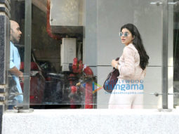 Jacqueline Fernandez snapped in Juhu