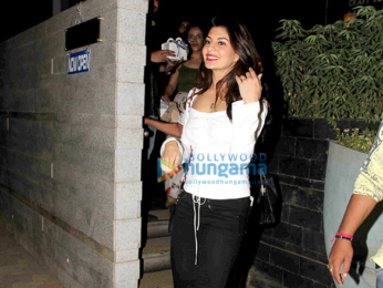 Jacqueline Fernandez snapped post dinner at Bandra Restaurant