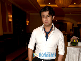 Launch of Sachin Tendulkar's app 100 MB Master Blaster