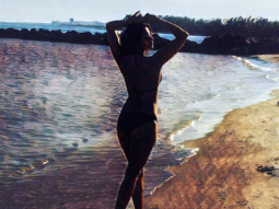 Check out: Priyanka Chopra flaunts her beach ready bikini body