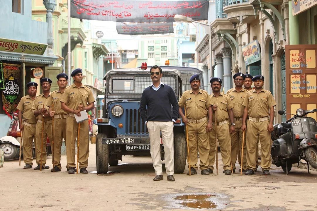 Raees Making Set Raees Making: Shah Rukh Khan & Nawazuddin Siddiqui's SUPER HIT ...