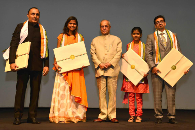 Rahul Bose and Poorna team felicitated by President Pranab Mukherjee