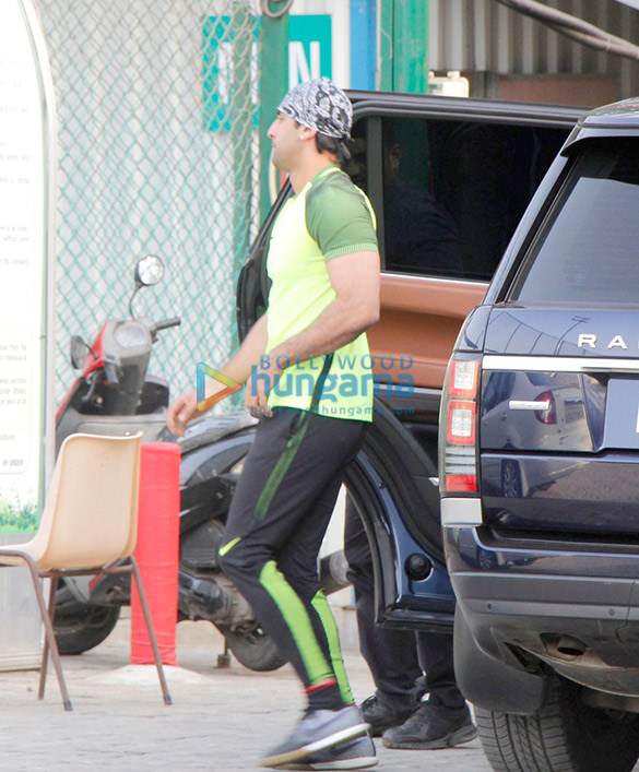 ranbir kapoor snapped post football practice 5