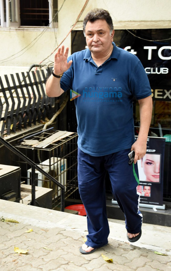 Rishi Kapoor snapped in Bandra Rishi Kapoor snapped in Bandra