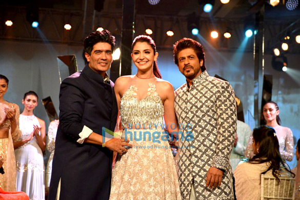 Shah Rukh Khan and Anushka Sharma walk for Manish Malhotra at ‘Mijwan Fashion Show’ by Shabana Azmi