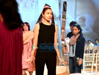 Shah Rukh Khan & Anushka Sharma snapped rehearsing for ‘Mijwan - Summer 2017’ show