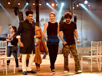 Shah Rukh Khan & Anushka Sharma snapped rehearsing for ‘Mijwan - Summer 2017’ show