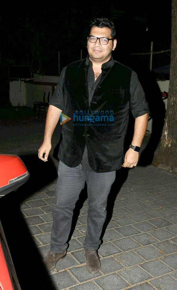 shah rukh khan sidharth malhotra and others snapped at alia bhatts birthday bash 6