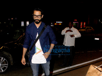 Shahid Kapoor snapped on his way to Delhi to attend the India Today Conclave