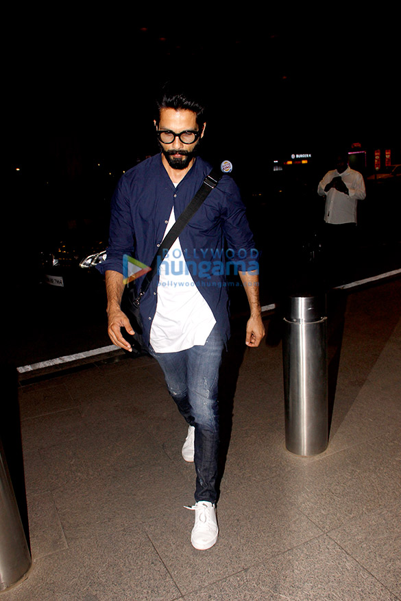 shahid kapoor snapped on his way to delhi to attend the india today conclave 4