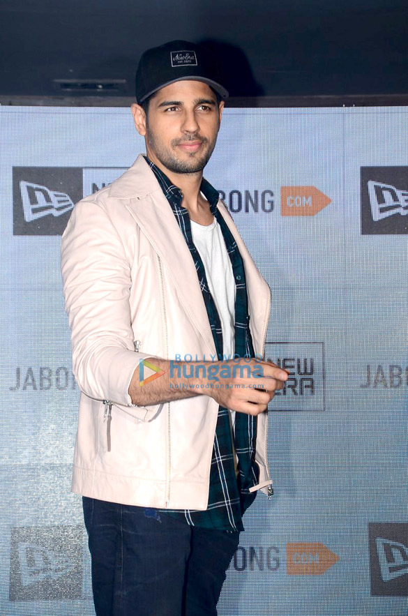 sidharth malhotra unveils jabongs new era collection 4