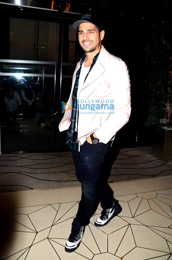 sidharth malhotra unveils jabongs new era collection 6