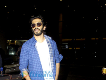 Sonam Kapoor, Harshvardhan Kapoor & Rhea Kapoor arrive from Middle East