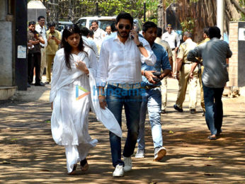Suniel Shetty's father's last rites in Worli