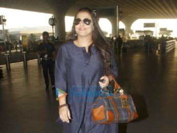Aditya Roy Kapur, Sunny Leone, Kriti Sanon snapped at the airport
