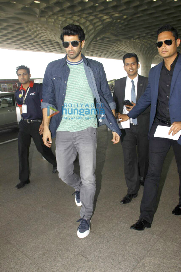 sunny leone kriti sanon aditya roy aditya roy kapur snapped at the airport 3