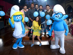 Team of ‘Golmaal Again’ meet the most loved characters – Brainy Smurf and Smurfette