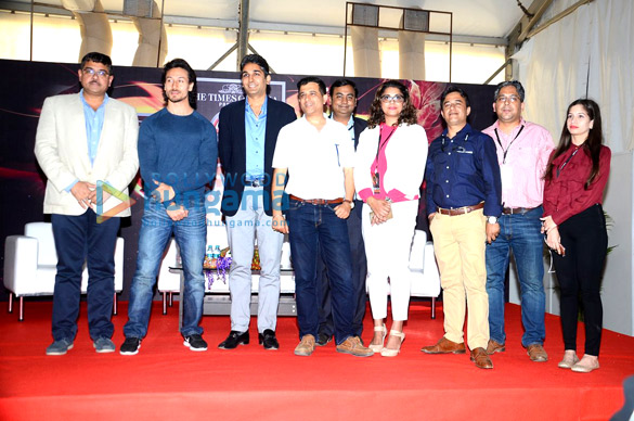 tiger inaugurates mumbai international motor show 4