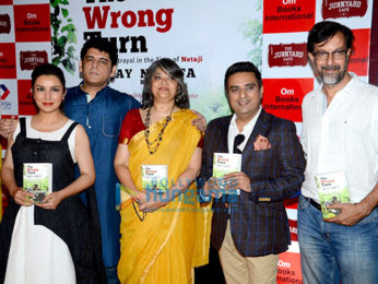 Vidya Balan unveils the book 'The Wrong Turn'