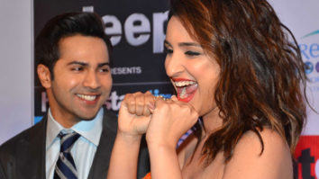 Watch: Parineeti Chopra & Varun Dhawan at their playful best during ‘HT Most Stylish Awards’