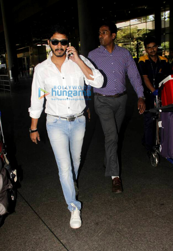 aamir khan ranveer singh ajay devgn soha ali khan and kunal khemu snapped at the airport 6